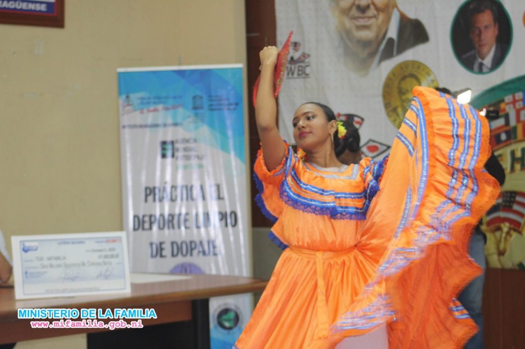 la Compañera Olga Concepción Escobar Fonseca, ministra de la Familia, destacó que: “Recibir estas utilidades, va directamente a trabajar en la niñez en riesgo que tenemos a nivel nacional, trabajar con la parte preventiva”.